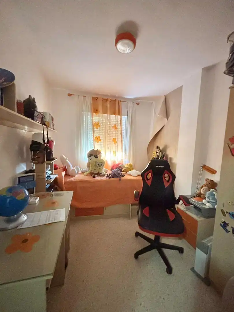 Bedroom of Apartments for sale in San Bernabé