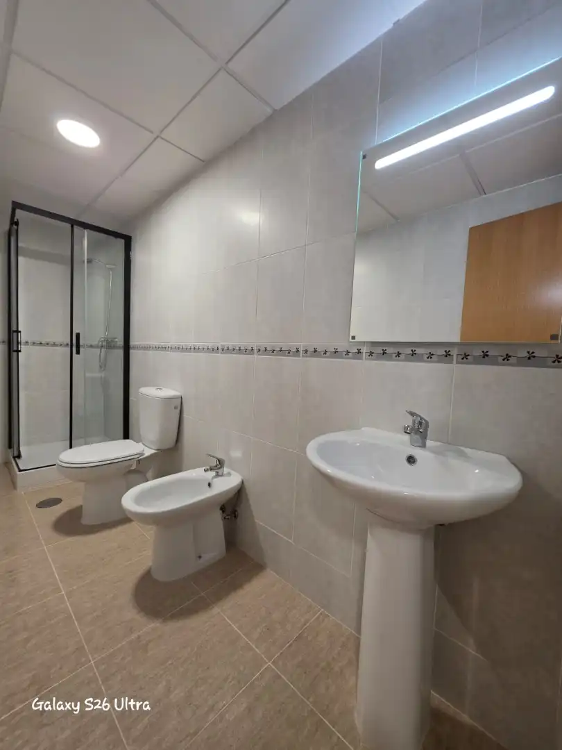 Baño de Piso de alquiler en Albatera con Aire acondicionado, Trastero y Amueblado