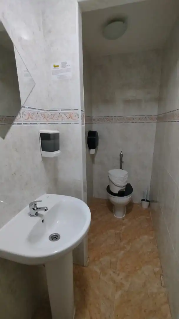 Baño de Local en venta en Azuqueca de Henares con Aire acondicionado, Calefacción y Terraza
