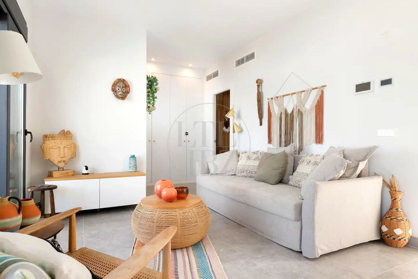 Sala de estar de Apartamento en venta en Sant Josep de sa Talaia con Aire acondicionado, Amueblado y Balcón