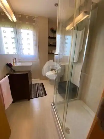 Bany de Casa o xalet en venda en Sanxenxo amb Calefacció, Jardí privat i Terrassa