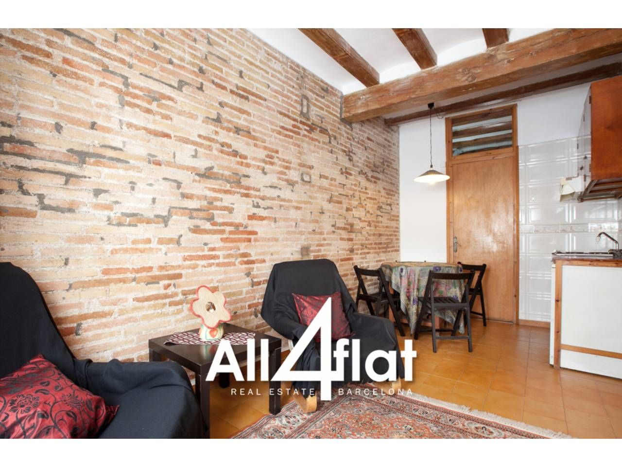 Exterior view of Study to rent in  Barcelona Capital  with Air Conditioner, Parquet flooring and Furnished