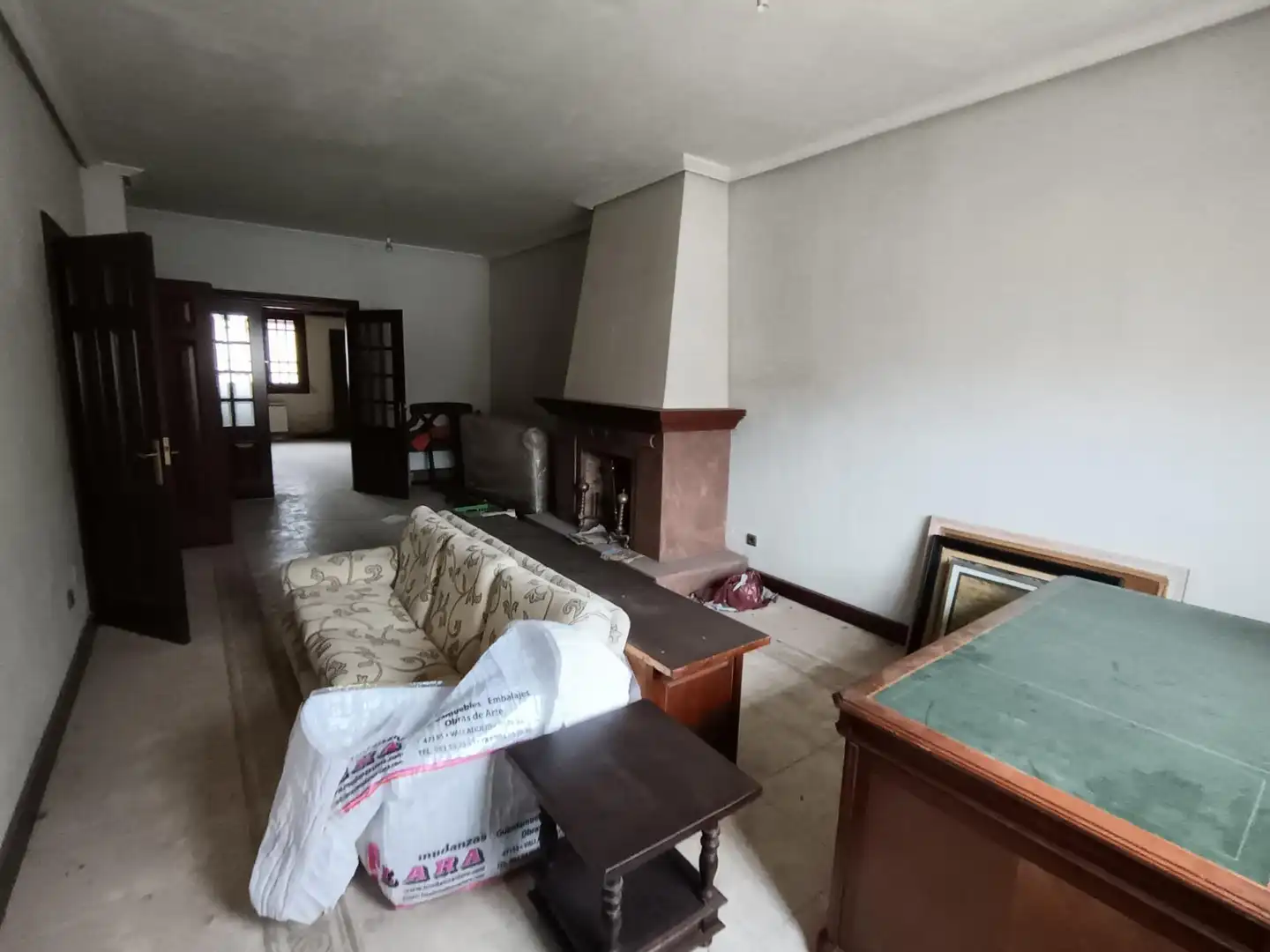 Sala d'estar de Casa o xalet en venda en Íscar amb Jardí privat, Terrassa i Traster