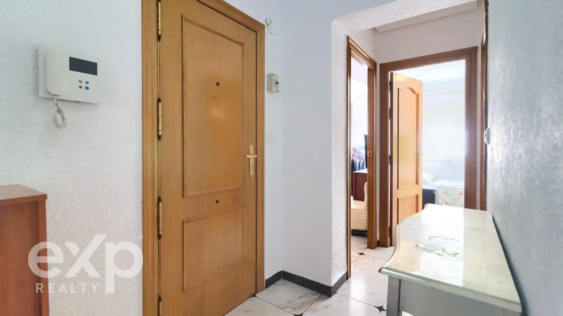Flat for sale in Valencia  with Air Conditioner, Heating and Terrace