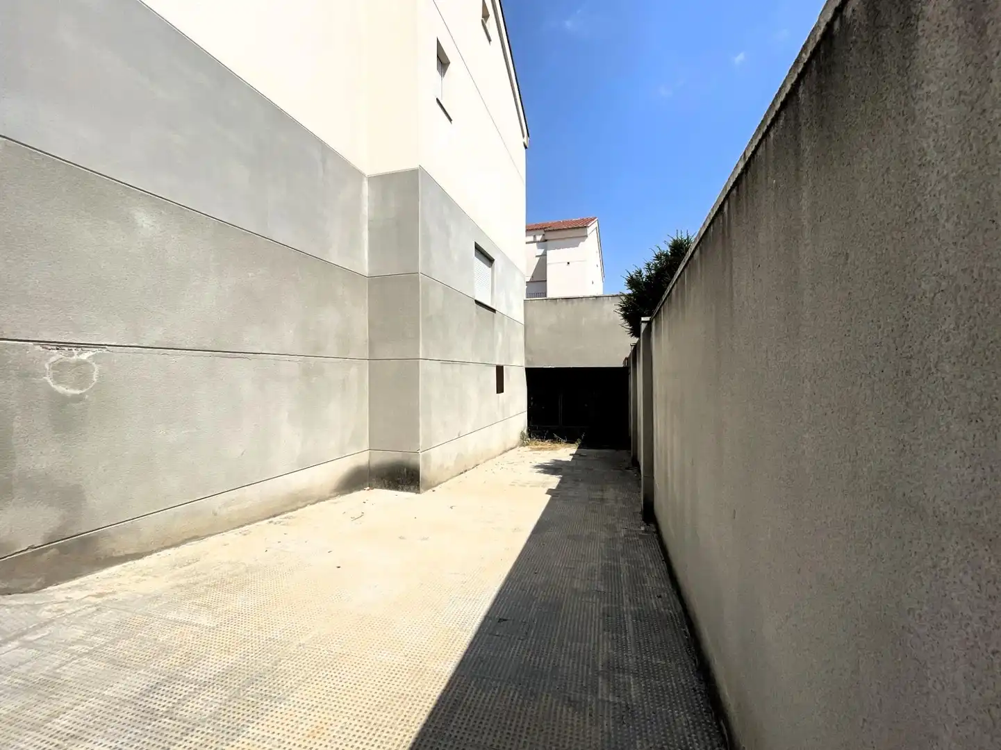 Exterior view of Garage for sale in Caudiel