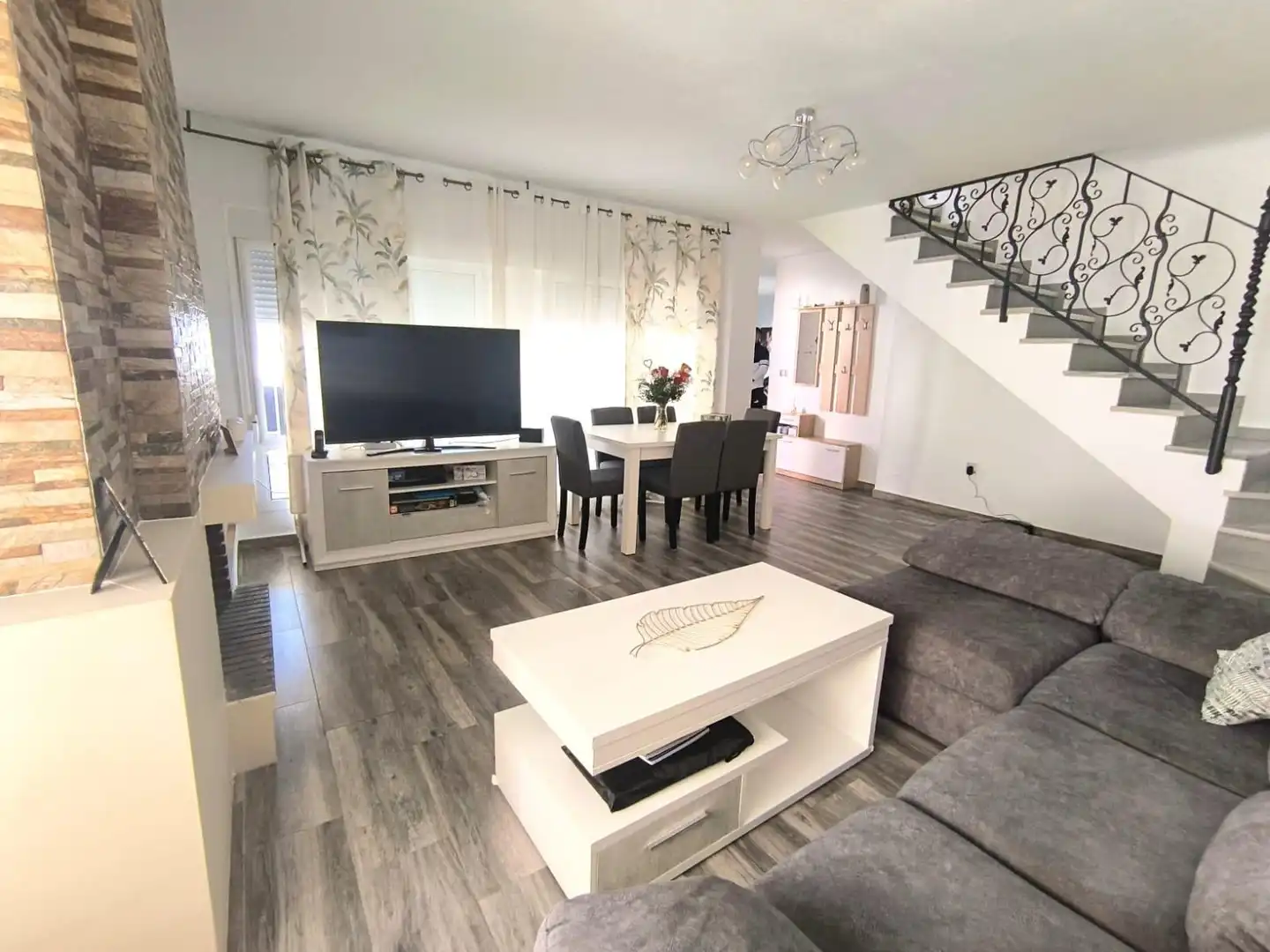 Wohnzimmer von Maisonette zum Verkauf in Alhaurín de la Torre mit Klimaanlage, Parkett und Terrasse