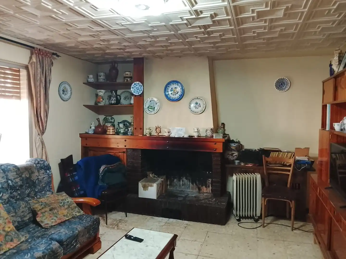 Sala d'estar de Casa o xalet en venda en Madrigal de la Vera amb Jardí privat