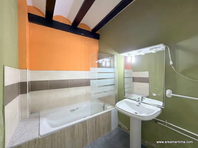 Baño de Casa adosada en venta en Valencia con Trastero y Alarma