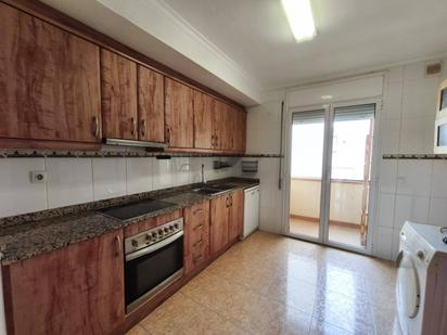 Cuina de Pis en venda en Amposta amb Aire condicionat, Moblat i Balcó