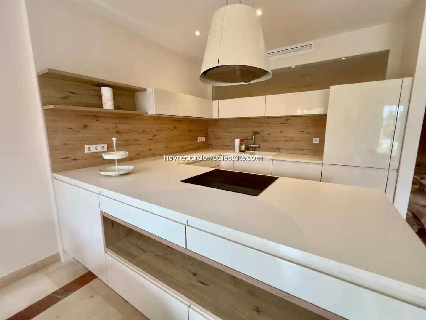 Cuina de Apartament de lloguer en Calvià amb Aire condicionat, Jardí privat i Traster