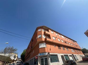 Ground floor with lift for sale in Calle Ávila 12