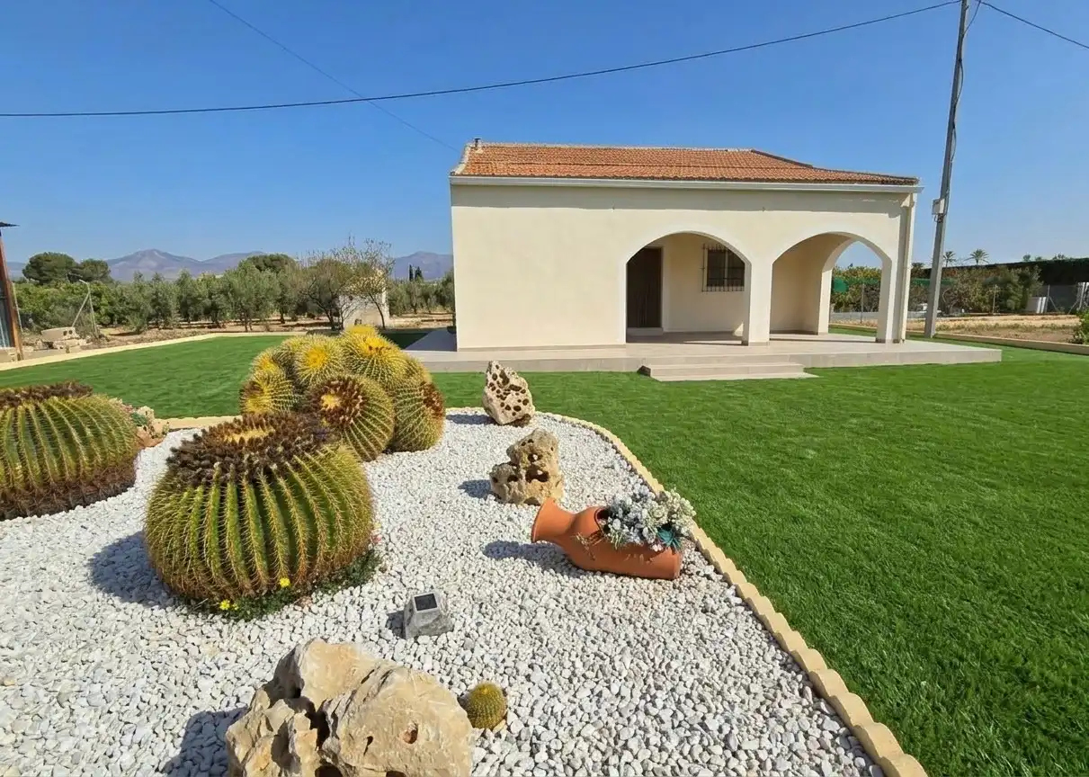 Xalet amb jardí en venda a La Algoda - Matola - Llano de San José