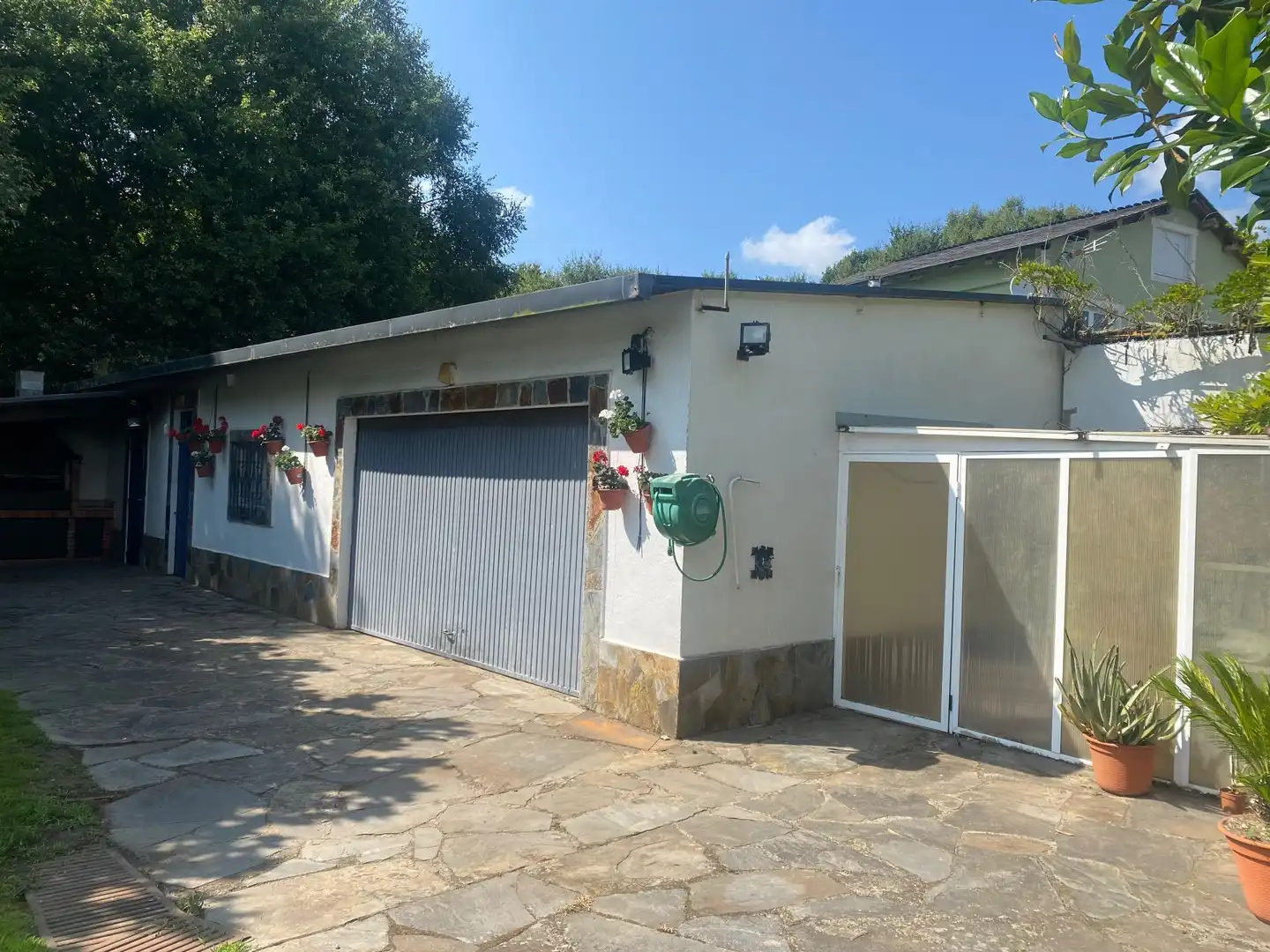 Vista exterior de Casa o chalet en venta en Lugo con Calefacción, Piscina y Amueblado
