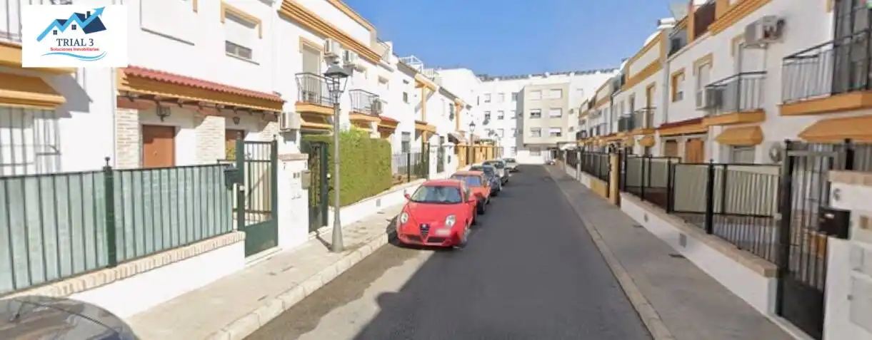Adossat amb jardí en venda a Calle RONDA DEL FERROCARRIL