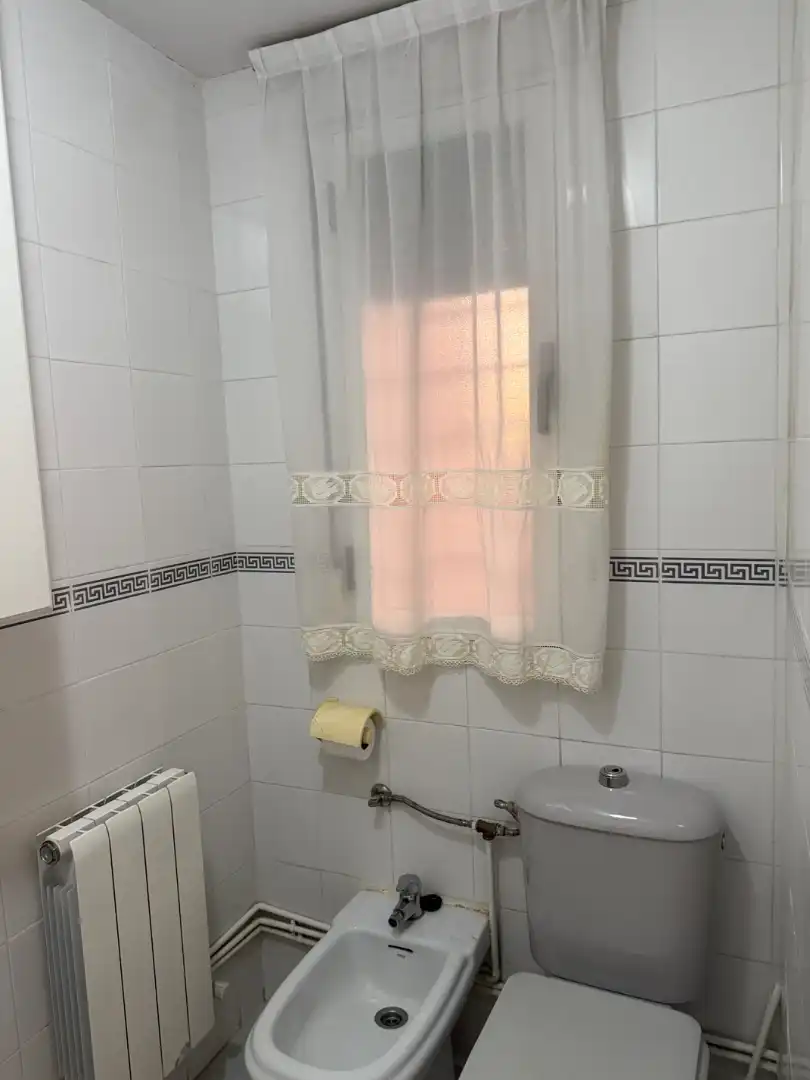 Casa adosada en venta en Calle Castillo de Rena, Avenida Elvas