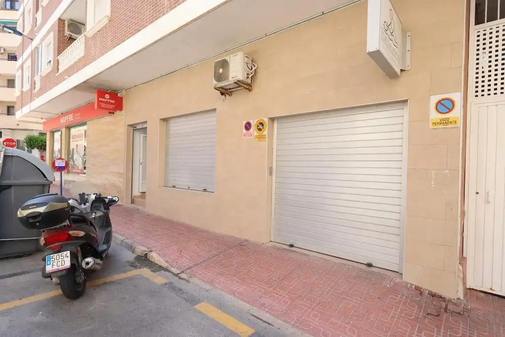 Business premises for sale in Calle Calle Villa Madrid, imagen 9