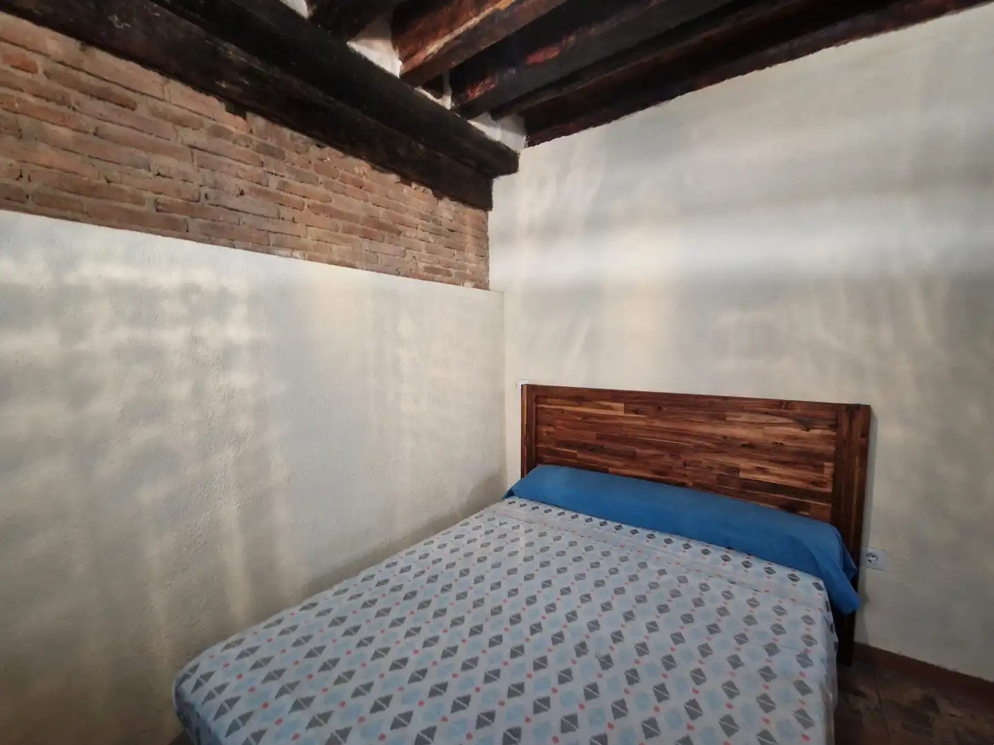 Dormitori de Finca rústica en venda en El Hornillo  amb Aire condicionat, Calefacció i Moblat