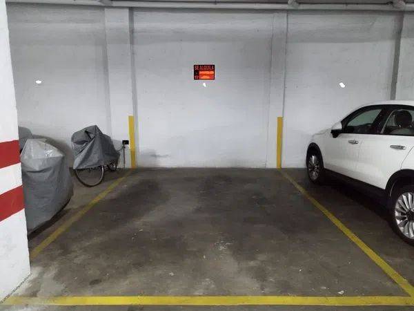 Garaje en Alquiler en Avenida de los Aguijones, 1 en Arroyo del Moro - Noreña