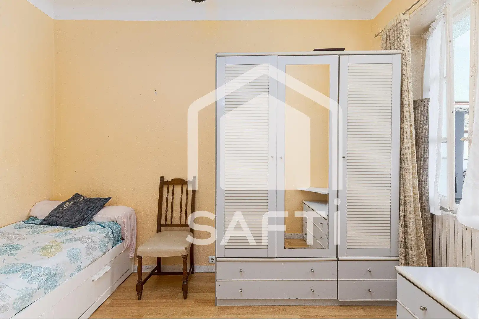 Habitación de Apartamento en venta en Irun  con Calefacción y Balcón