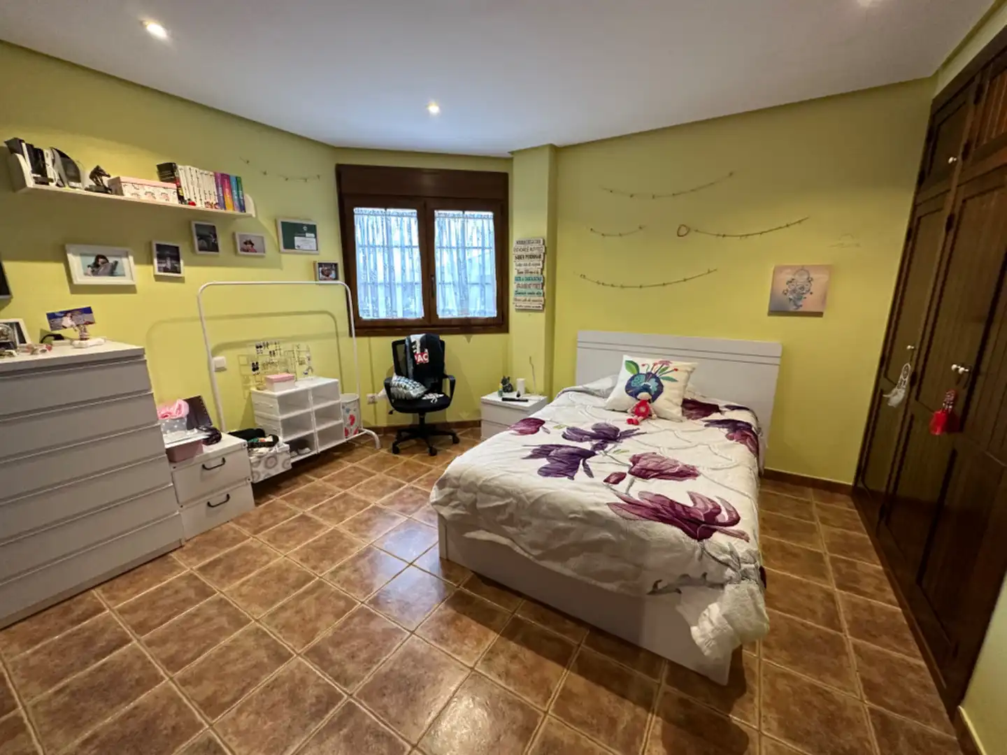 Dormitori de Casa o xalet en venda en Venta de Baños amb Calefacció, Jardí privat i Alarma