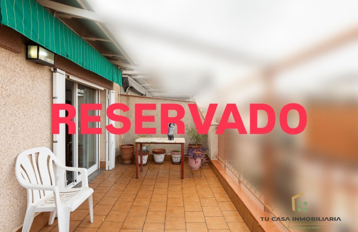 Àtic en venda en Badalona amb Terrassa, Traster i Moblat