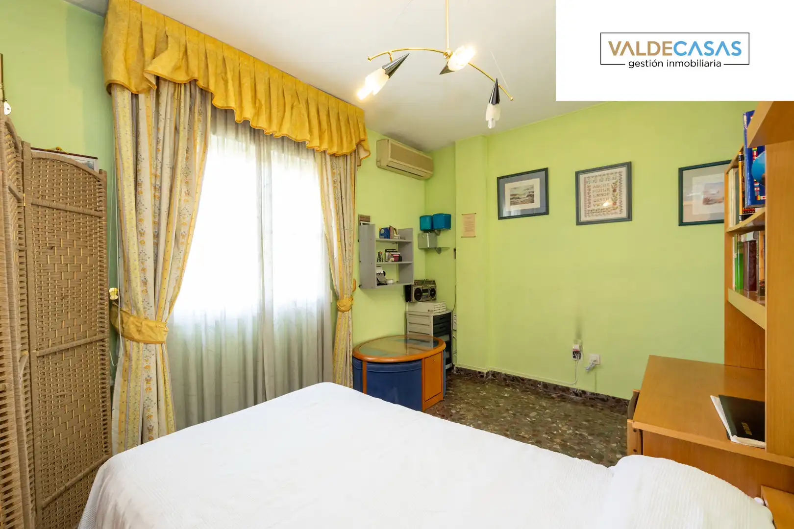 Habitación de Casa adosada en venta en Maracena con Aire acondicionado, Terraza y Horno