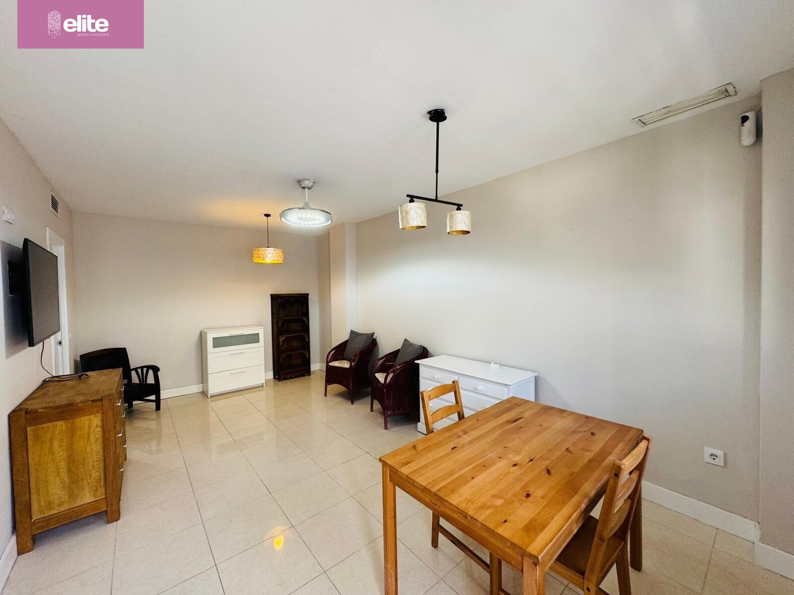 Vista exterior de Dúplex en venda en Jerez de la Frontera amb Aire condicionat, Terrassa i Traster