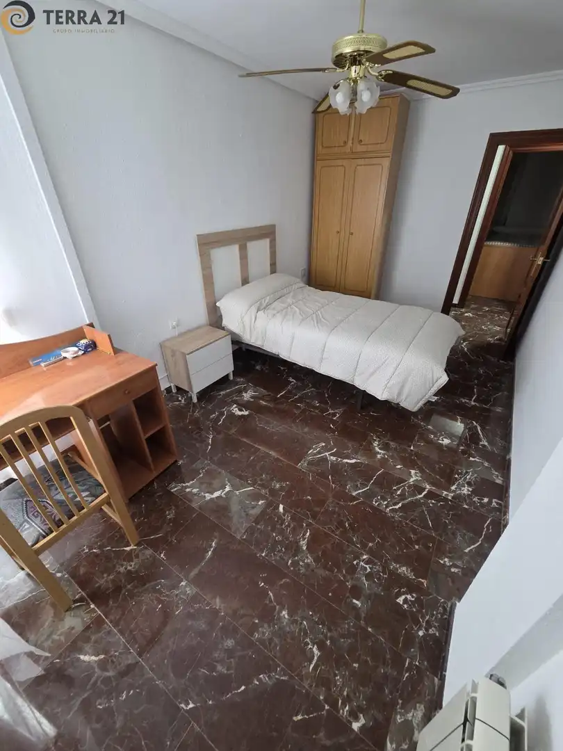 Bedroom of Flat for rent in Jaén  with Air Conditioner and Heating