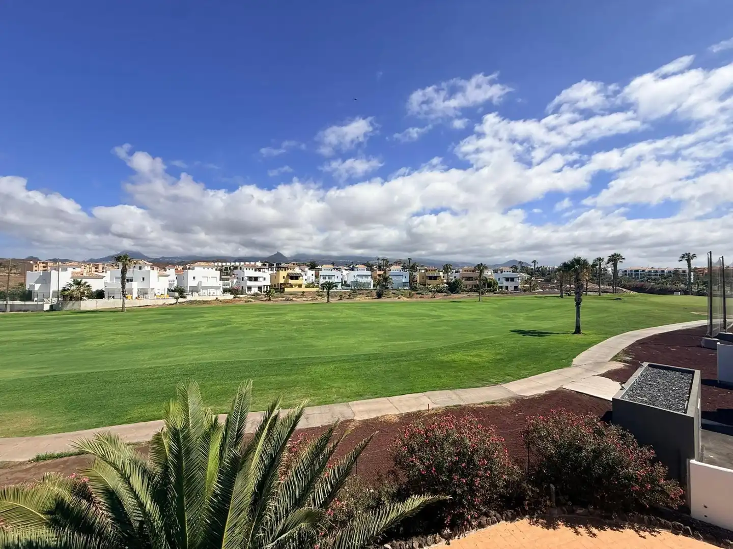 Vista exterior de Apartament de lloguer en San Miguel de Abona amb Aire condicionat, Terrassa i Balcó