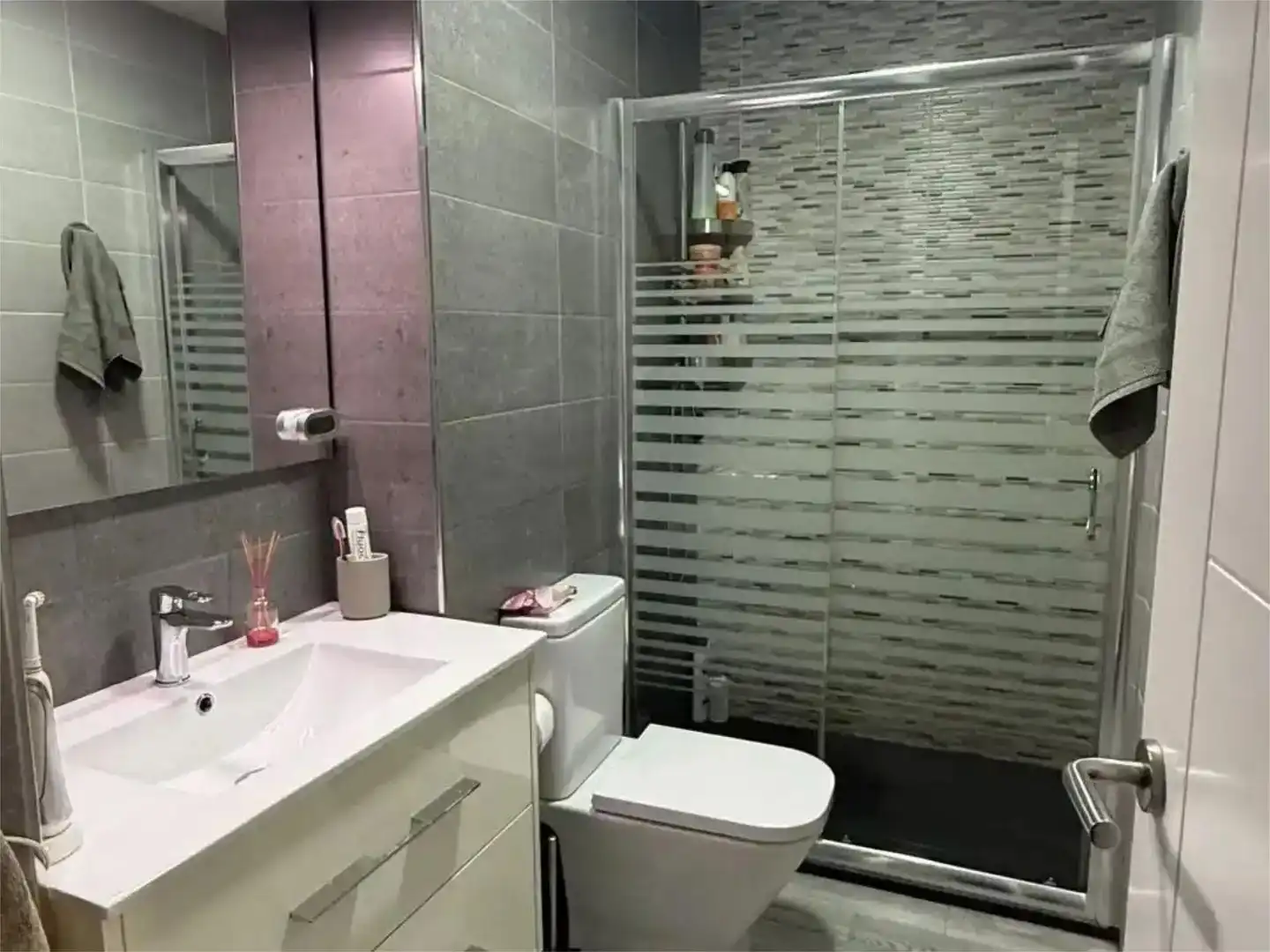 Baño de Piso en venta en Málaga con Aire acondicionado