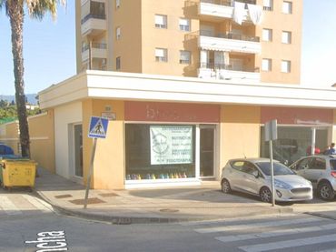 Pis amb piscina en venda a Avenida la Pancha 30