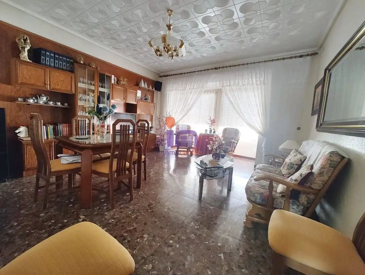 Casa con terraza en venta en Valdepeñas, imagen 2