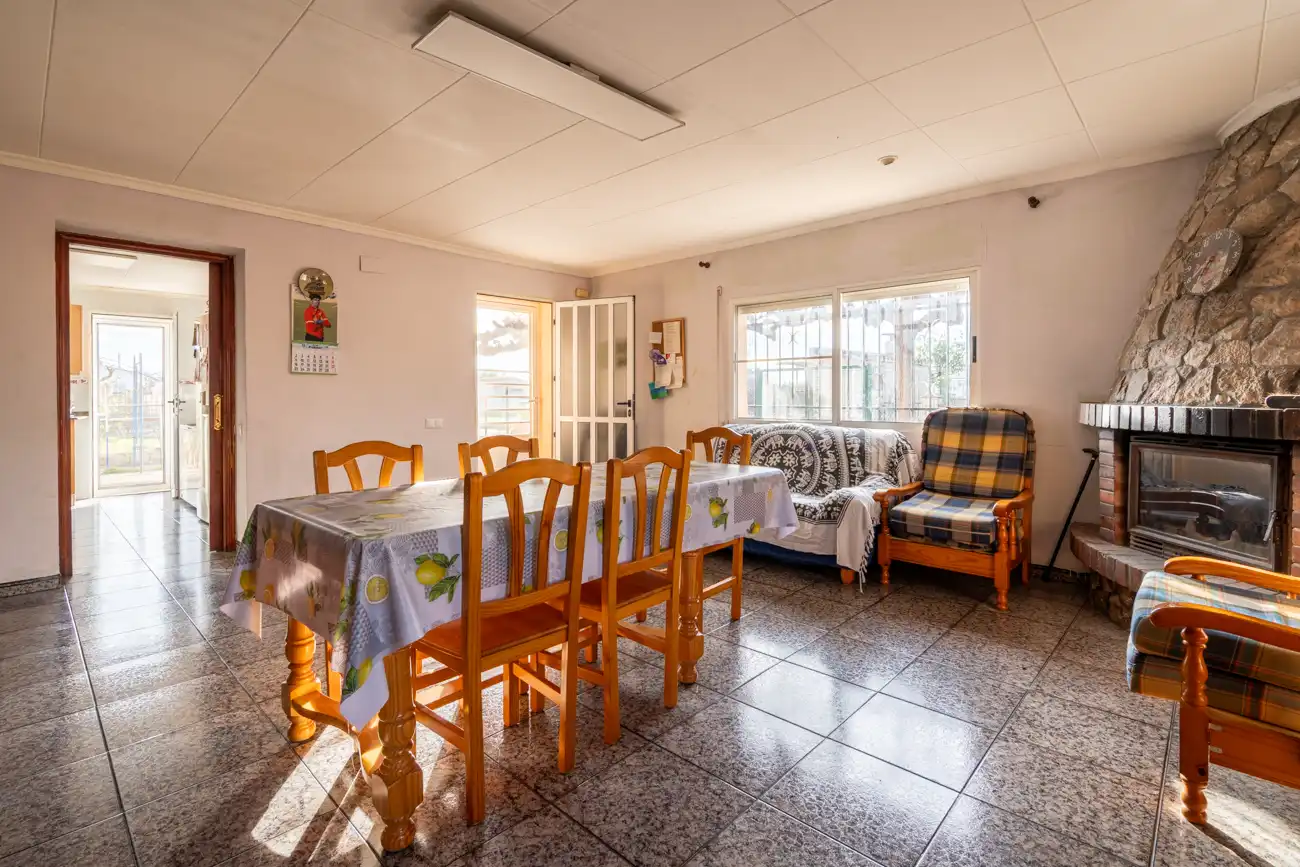 Esszimmer von Country house zum Verkauf in Tortosa mit Privatgarten, Schwimmbad und Internet