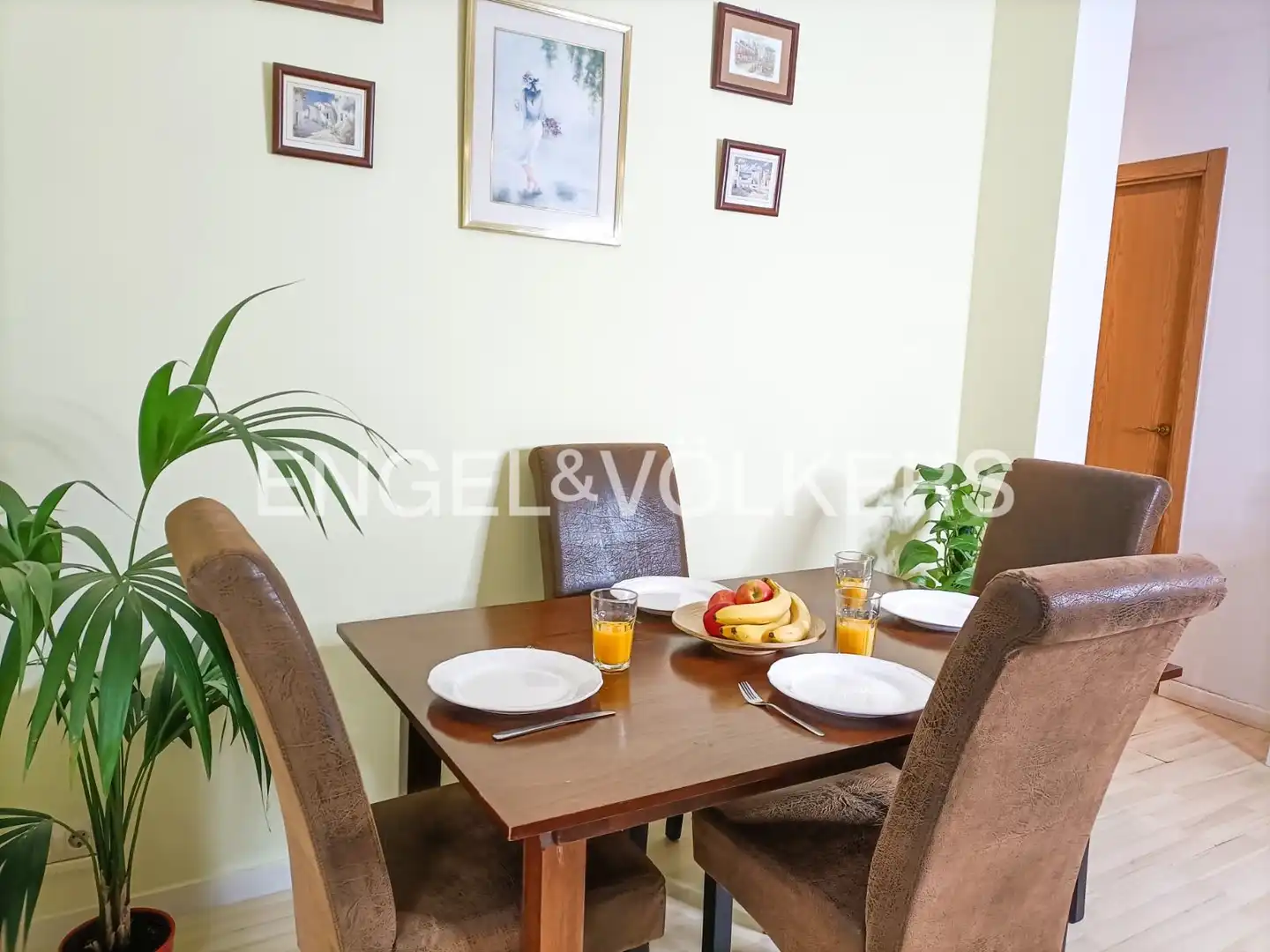 Comedor de Piso de alquiler en Barcelona con Aire acondicionado, Calefacción y Balcón