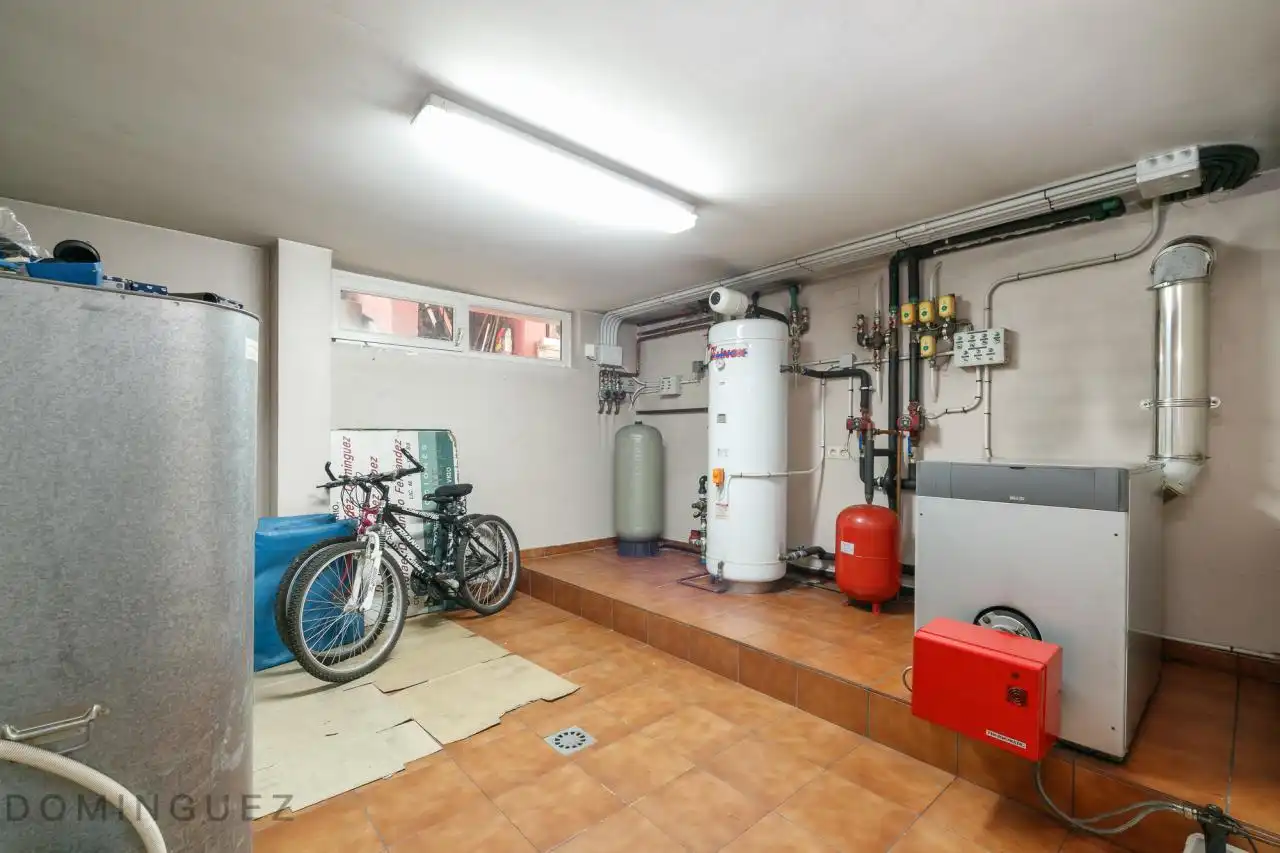 Casa o chalet en venta en Vigo  con Calefacción, Jardín privado y Parquet