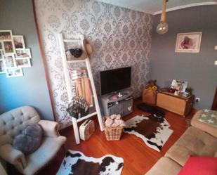Living room of Flat for sale in Valle de Trápaga-Trapagaran  with Terrace, Storage room and Furnished