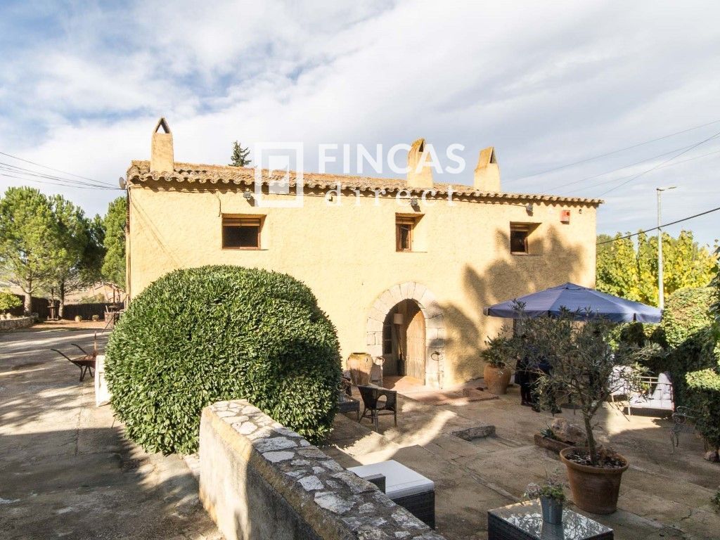 Vista exterior de Finca rústica en venda en Subirats amb Aire condicionat, Jardí privat i Terrassa