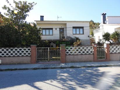 Exterior view of House or chalet for sale in Pontons  with Terrace and Balcony