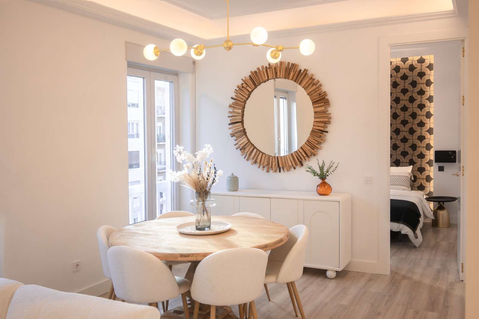 Menjador de Apartament per a compartir en  Madrid Capital amb Aire condicionat i Terrassa