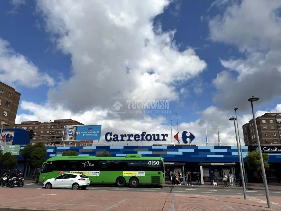 Vista exterior de Piso en venta en Alcalá de Henares