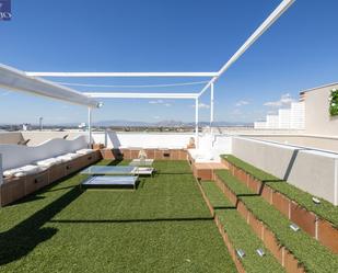 Terrassa de Àtic en venda en Armilla amb Aire condicionat, Jardí privat i Parquet