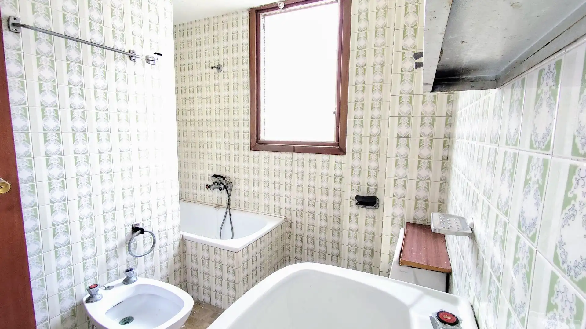 Baño de Estudio en venta en Torremolinos con Jardín privado y Piscina comunitaria