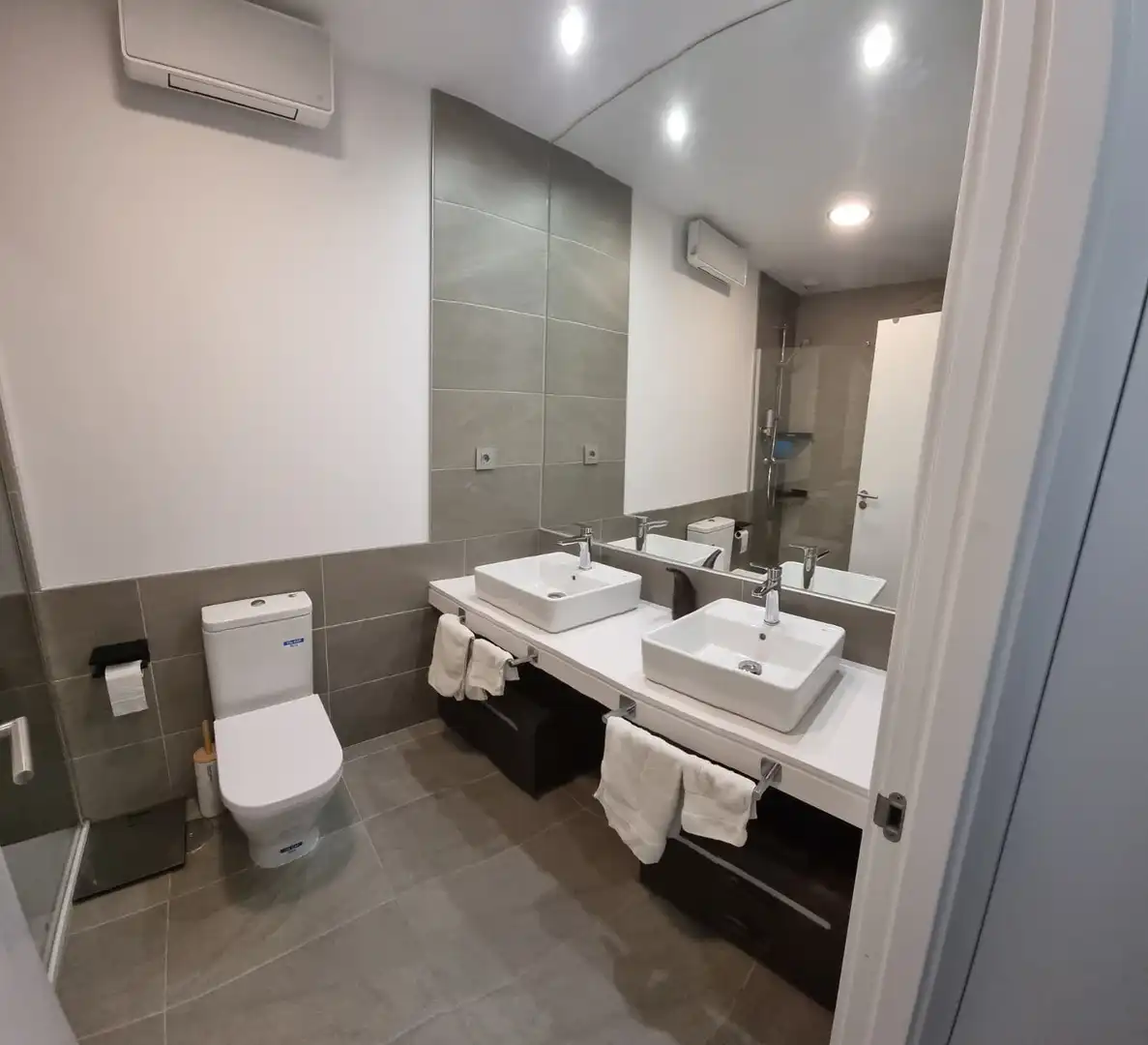 Badezimmer von Wohnung zur Miete in Entrenúcleos