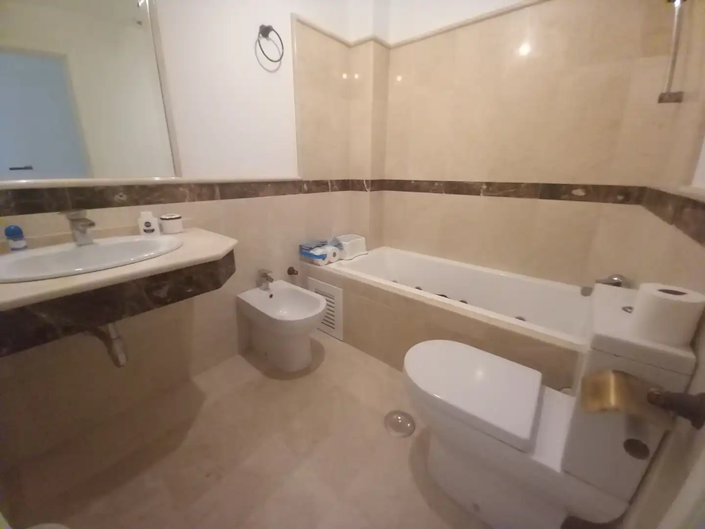 Bathroom of Flat for sale in Ronda  with Air Conditioner, Heating and Community pool