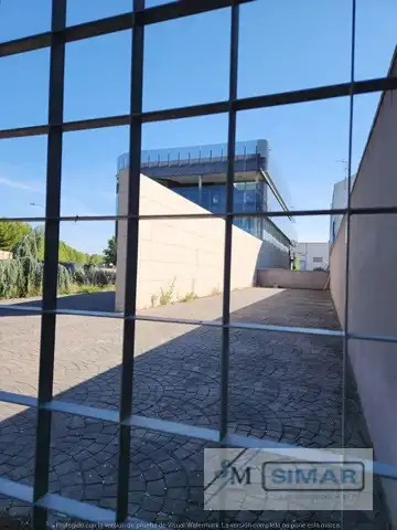 Außenansicht von Fabrikhallen zum Verkauf in Torrijos
