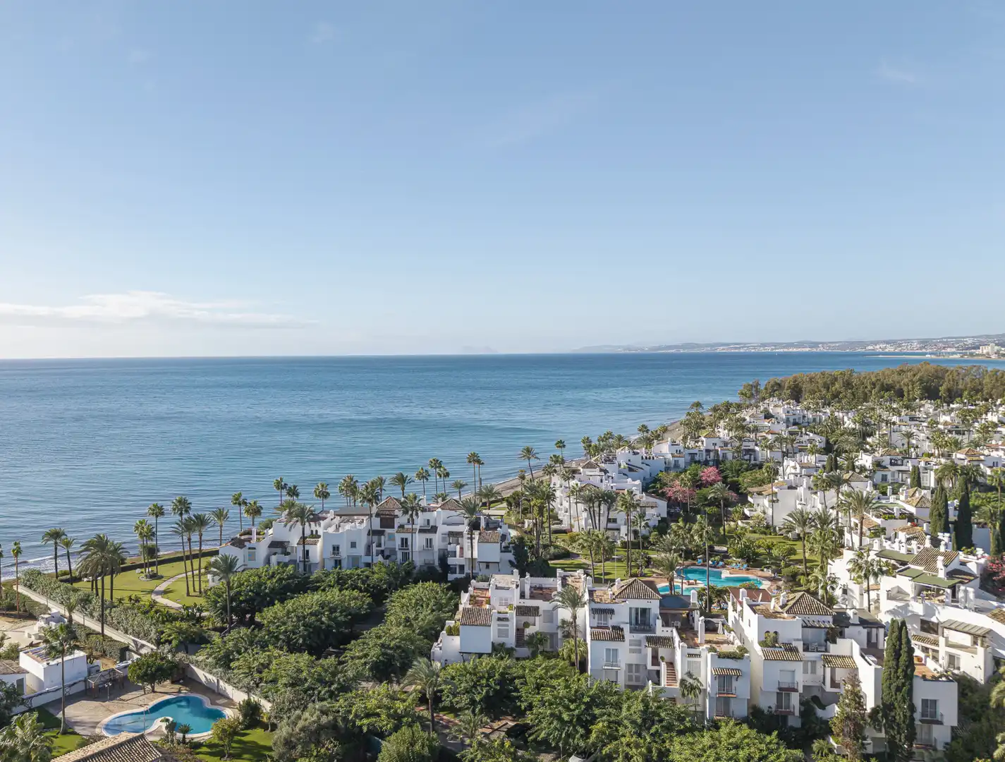 Exterior view of Ground floor for sale in Estepona  with Terrace, Swimming Pool and Community pool