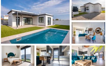 Exterior view of House or chalet for sale in Espartinas  with Air Conditioner, Heating and Private garden