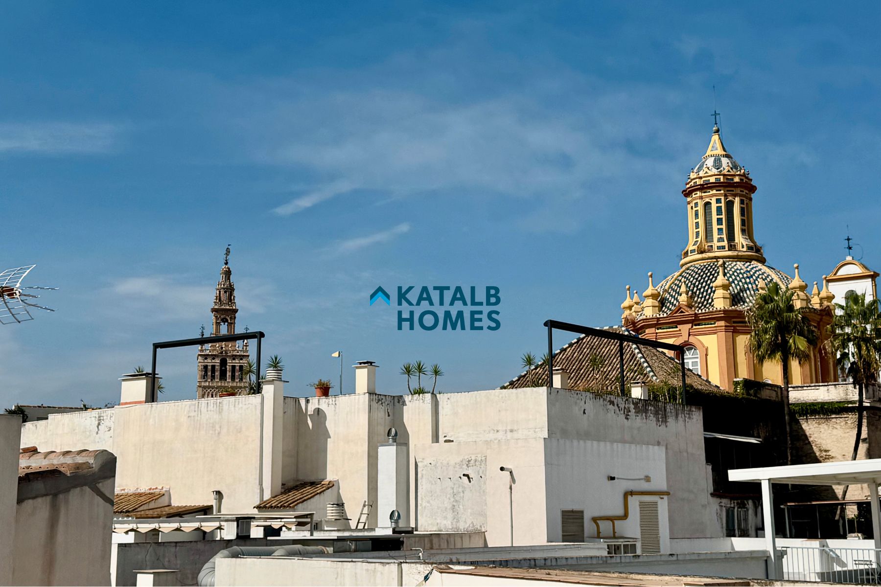 Exterior view of Flat for sale in  Sevilla Capital  with Storage room, Furnished and Balcony