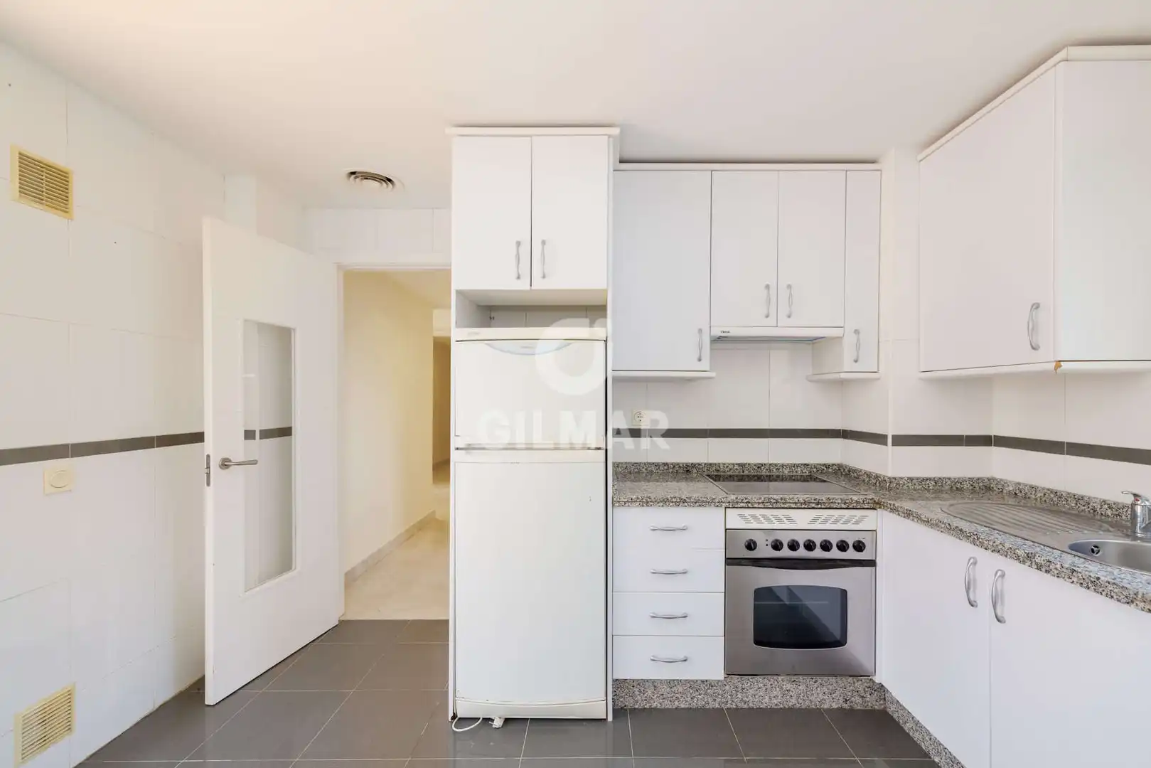 Cocina de Dúplex en venta en Estepona con Calefacción, Jardín privado y Piscina