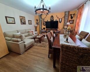 Sala d'estar de Casa o xalet en venda en Palma del Río amb Aire condicionat, Calefacció i Traster
